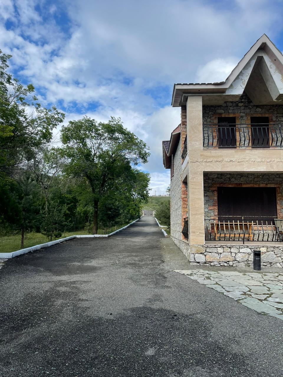 Drakhtik Beach House