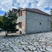 Drakhtik Beach House